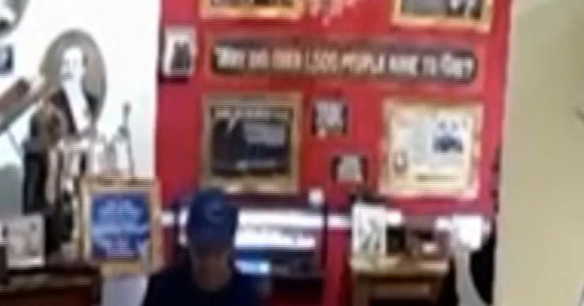 Illinois Titanic exhibit floods on sinking anniversary