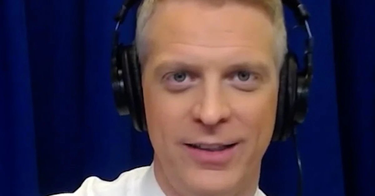 Trump uses shooting to renew ballroom push