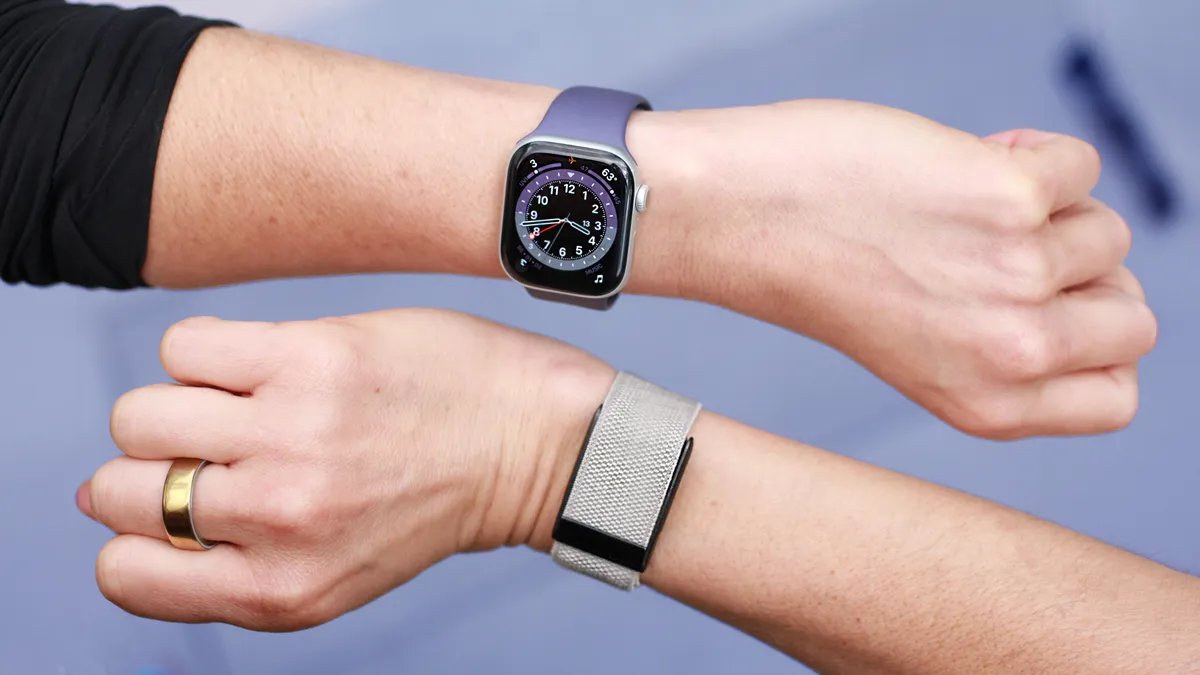 Apple Watch vs. Whoop Band: Here’s Which Wearable to Buy