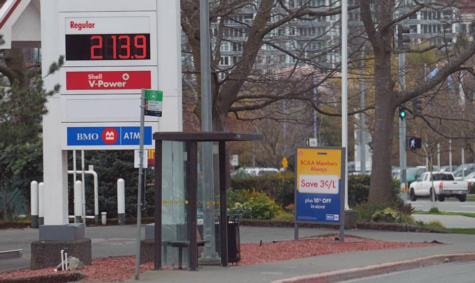 Les Leyne: NDP tackles gas prices by inventing war committee