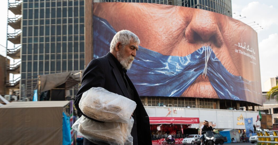 Can Trump Strong-Arm Iran? – The New York Times