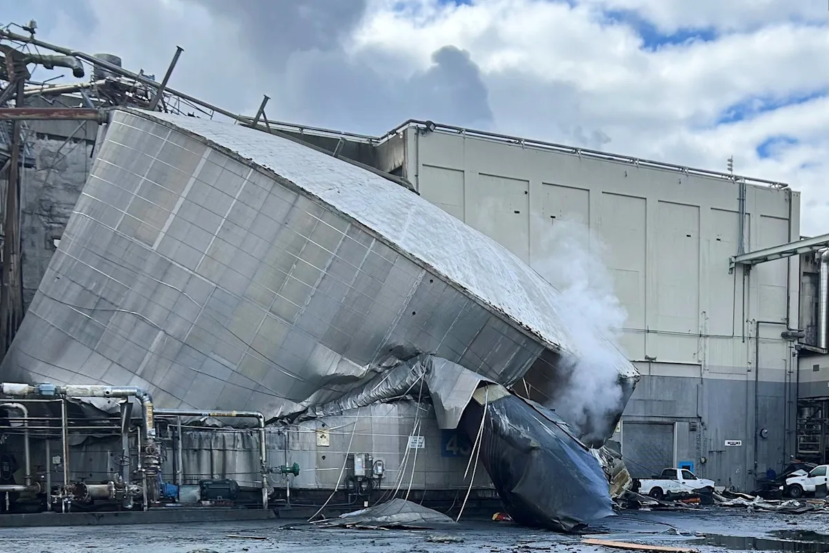 At least 1 dead, 9 others missing in chemical tank implosion at Washington state mill
