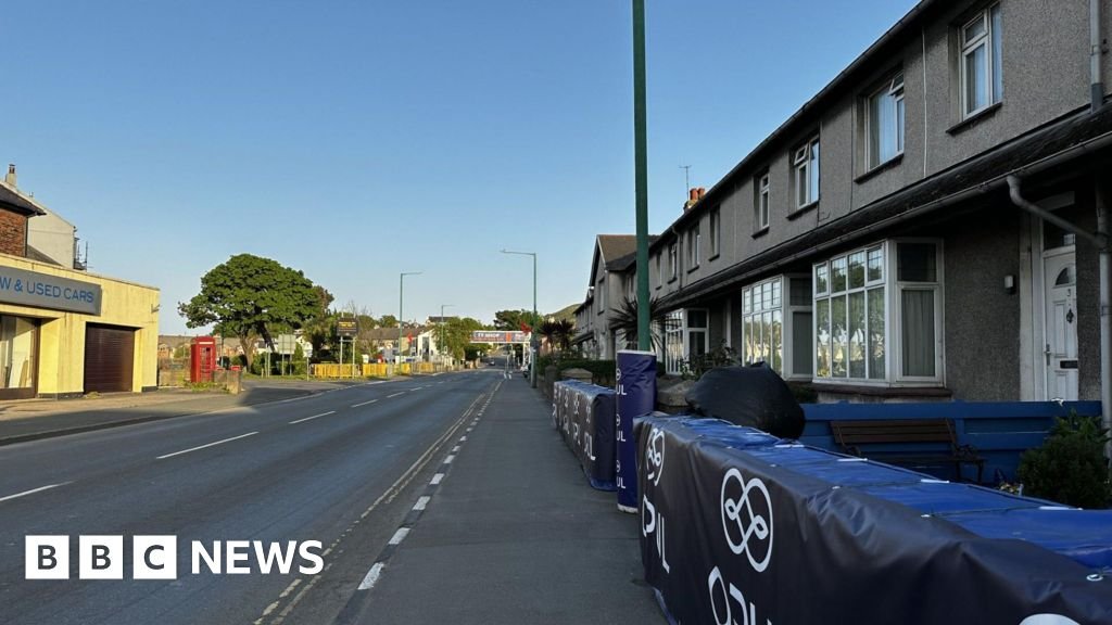 Eight spectators and rider hurt at TT practice