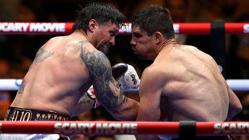 Usyk v Verhoeven – scorecards at time of stoppage