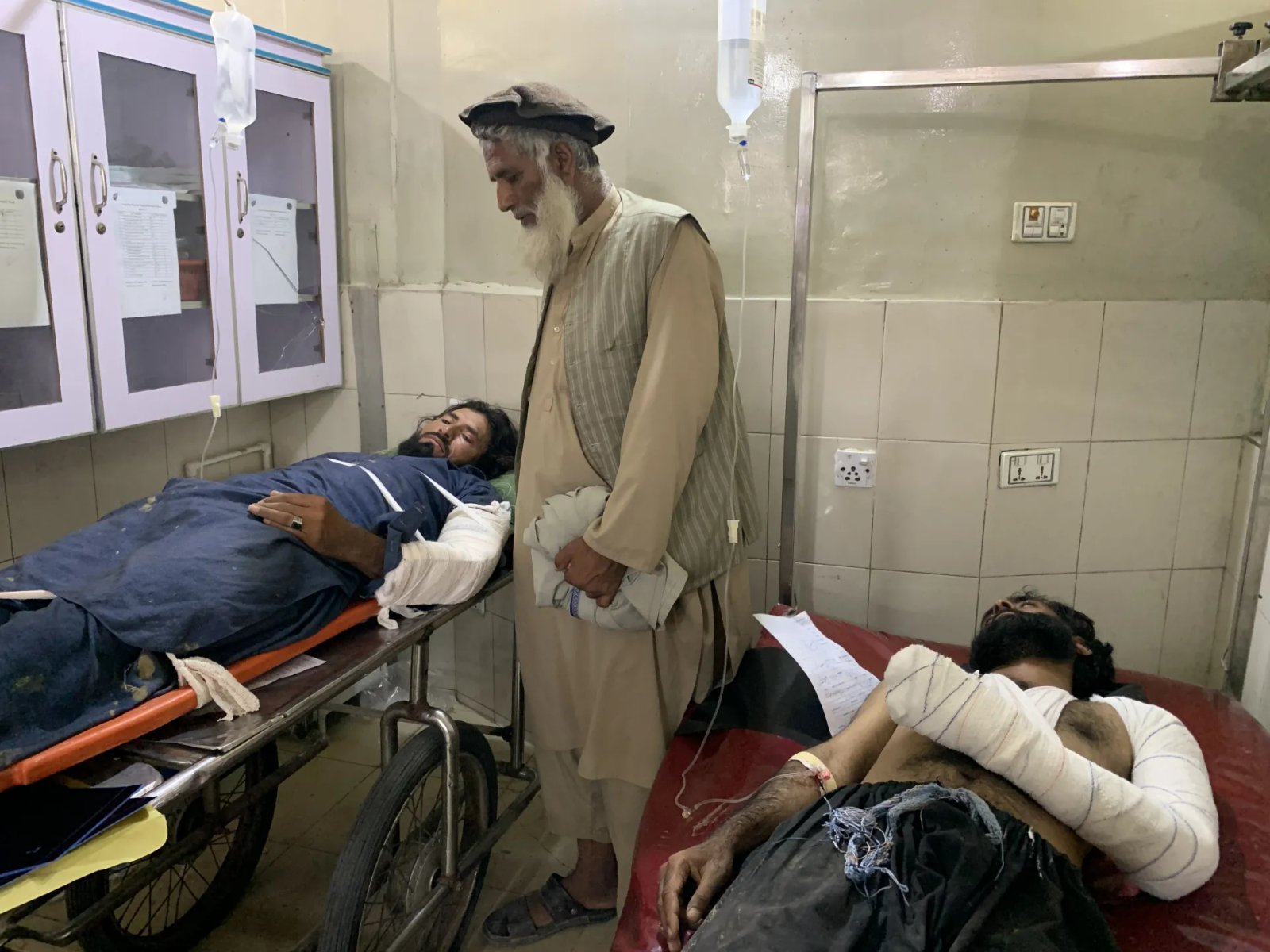 Truck carrying Afghan returnees from Pakistan flips on highway, killing 18 | Transport News