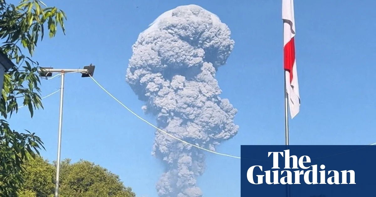 Indonesian rescuers retrieve body from Mount Dukono as search continues | Indonesia