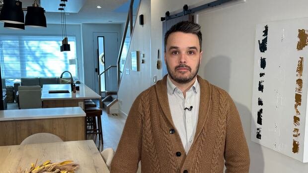 WestJet accused of tricky manoeuvre to deny dozens of passengers compensation after flight cancellations