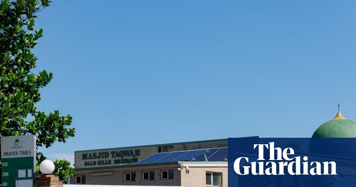 Man charged after allegedly threatening Muslim worshippers at Brisbane mosque | Queensland
