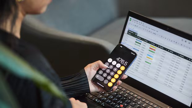 Are Canadians reaching their ‘breaking point’? New data shows more people filing for insolvency