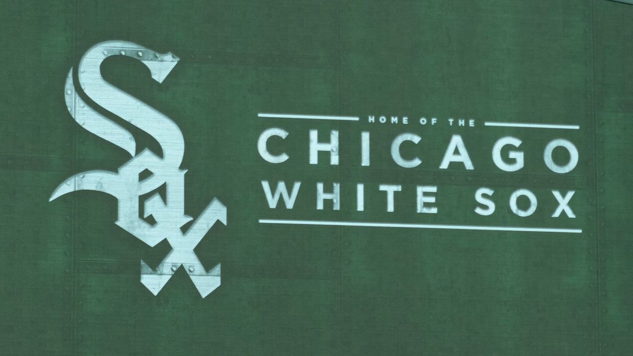 Fan at White Sox game hospitalized after fall into visiting bullpen