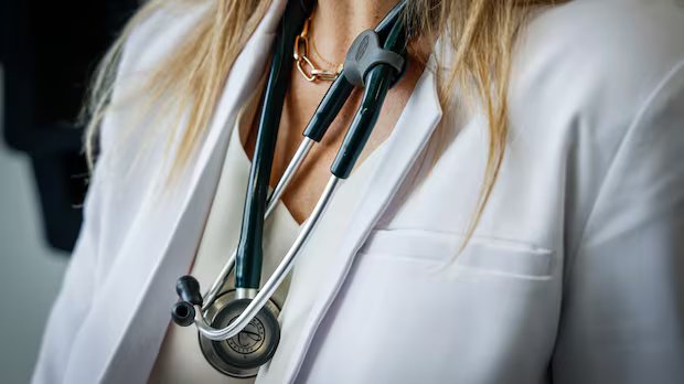 Doctors call for strong oversight, workforce protections as Alberta works towards dual practice model