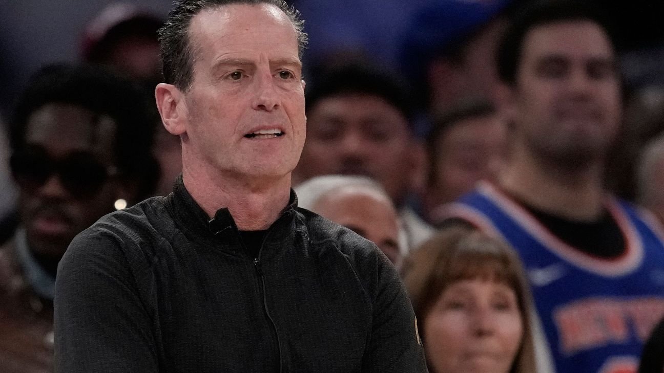 Kenny Atkinson defends holding onto timeouts amid Cavs’ collapse