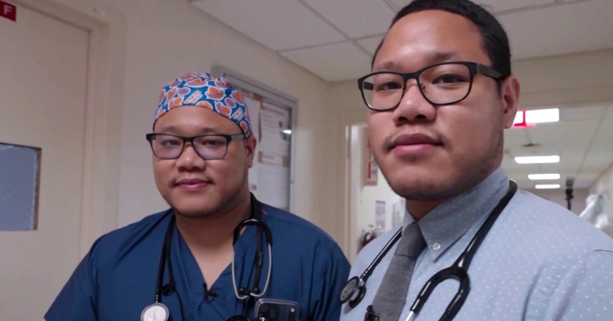 These Twin Brothers Work as Doctors at the Same Hospital