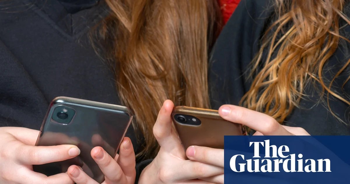 ‘A tsunami of harm’: views on tackling online safety for under-16s in the UK | Social media ban