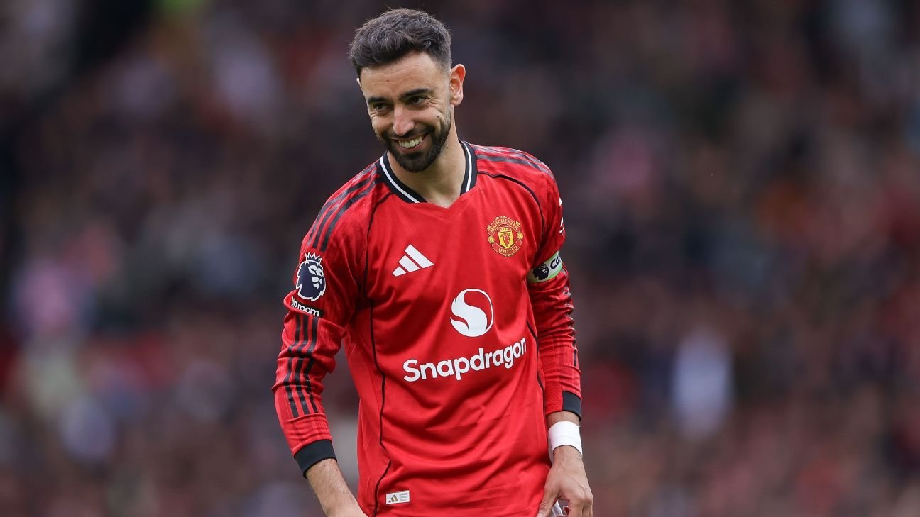 Transfer rumors, news: Man United make early move to keep Fernandes