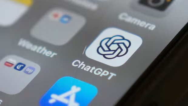 Canadians may ask AI for medical advice but don’t want it replacing humans, poll suggests