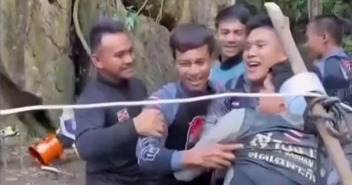 5 of 7 People Stuck in Cave in Laos Have Been Found Alive
