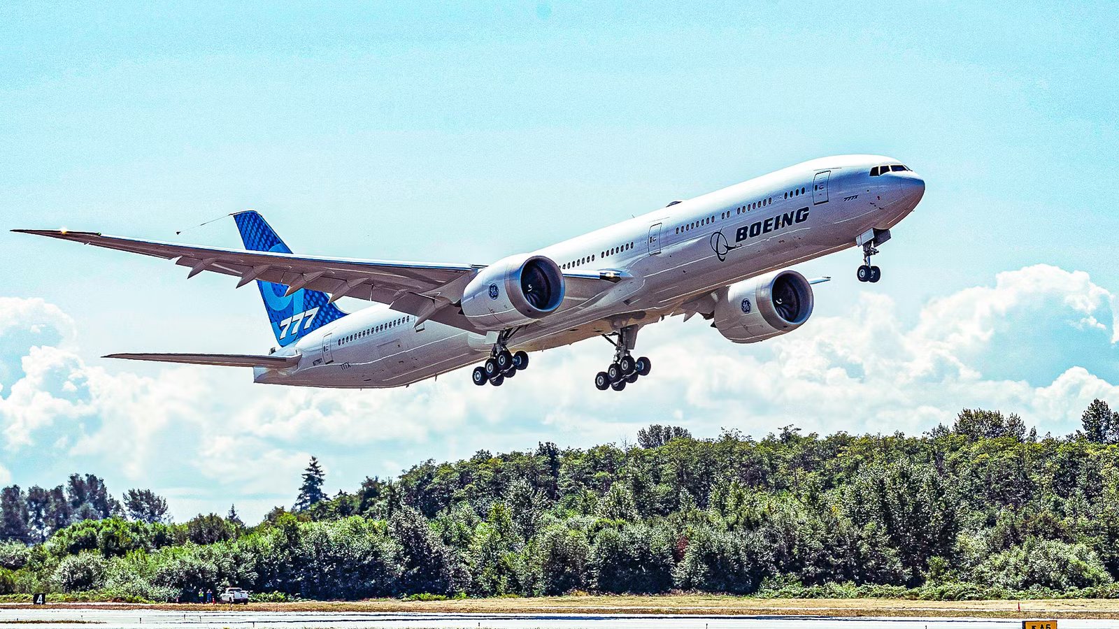 The Boeing 777X Part That Snapped After A Test Flight From Hawaii