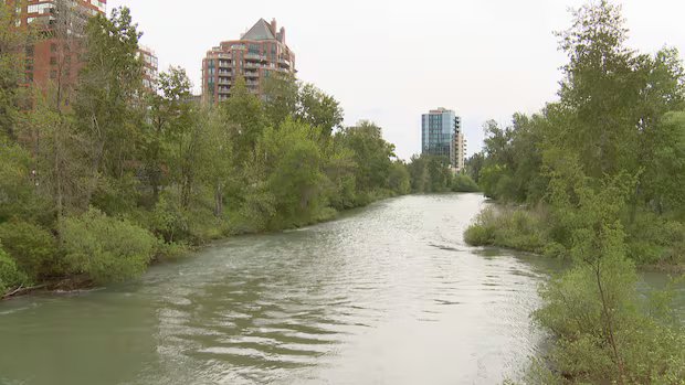 Banff, Calgary urge caution along Bow River as water levels rise