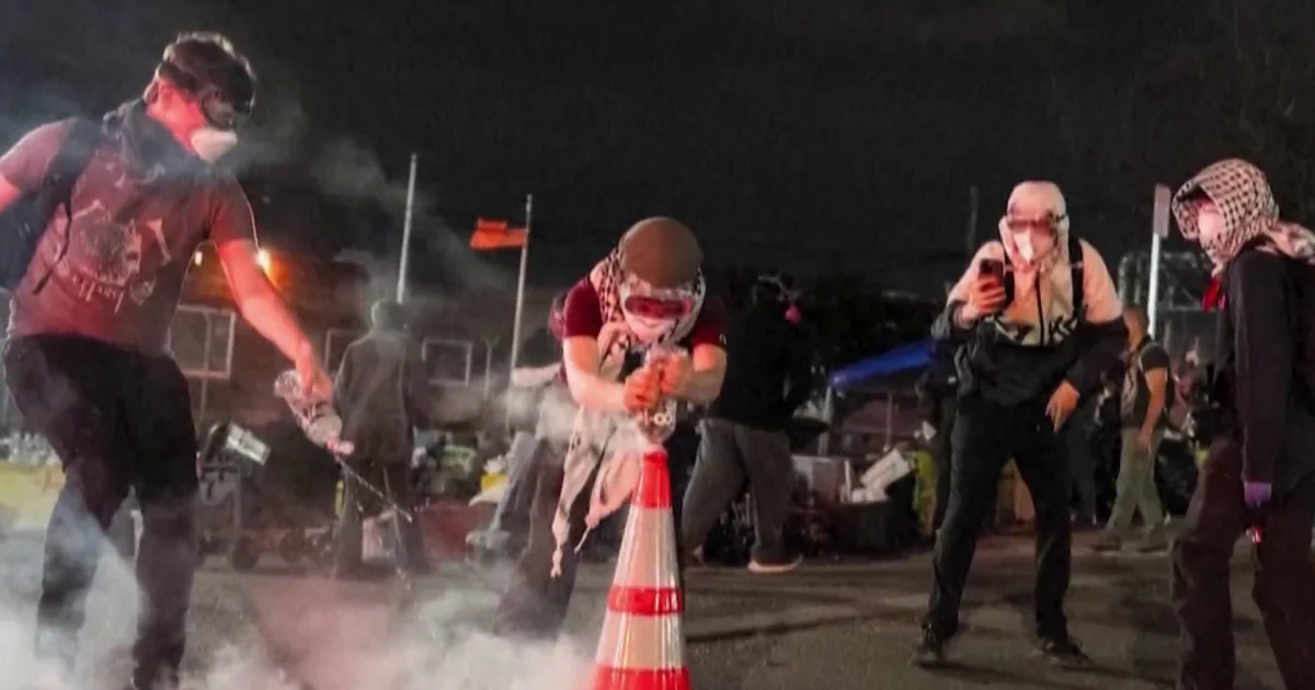 Dueling protests face off at New Jersey ICE detention center over detainee conditions
