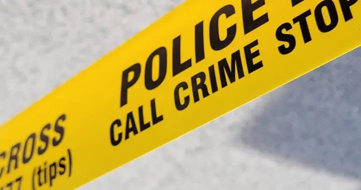 Man arrested by Toronto police after shots fired near Queen and Bathurst – Toronto