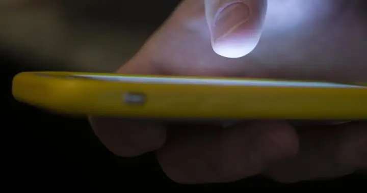Creepy caller harassing women-owned businesses in Oak Bay – BC