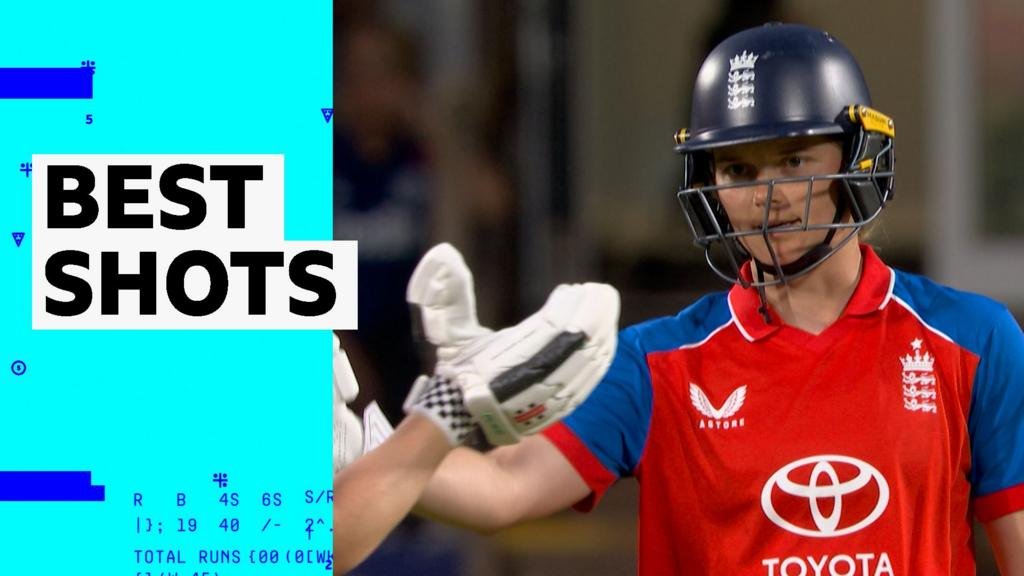 Jones brings up half-century in only 32 balls