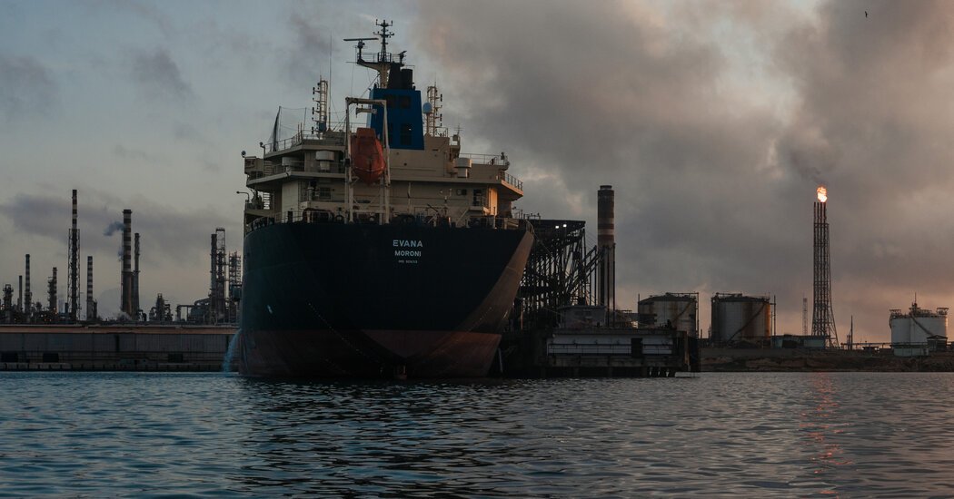 Exxon Is Nearing a Deal to Pump Oil in Venezuela, Marking a Victory for Trump