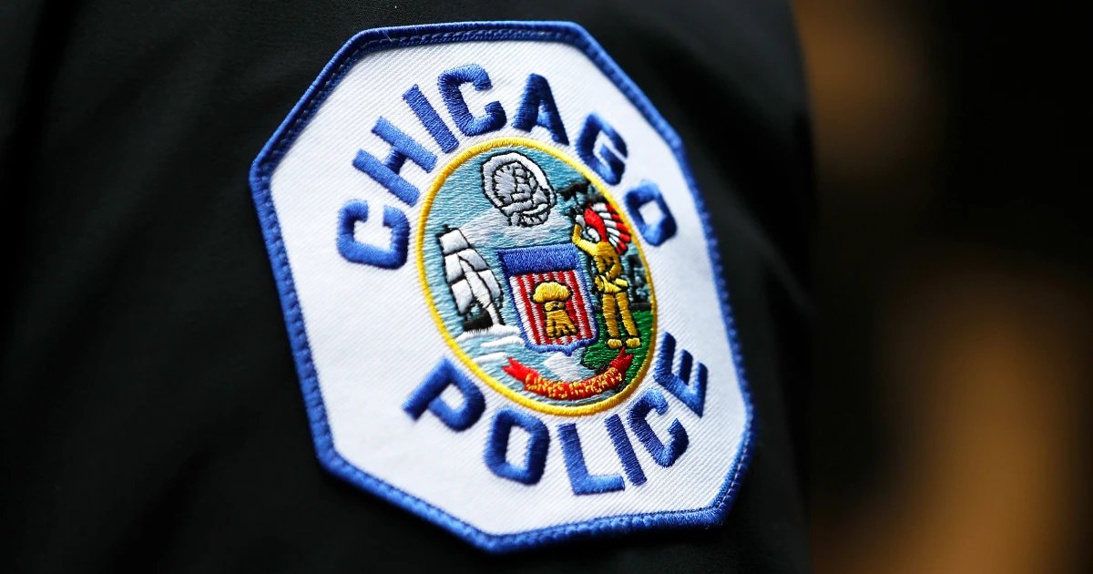 5 Chicago officers struck by car while dispersing a crowd