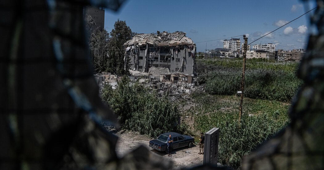 Fate of War in Lebanon Rests Mostly With Outside Powers