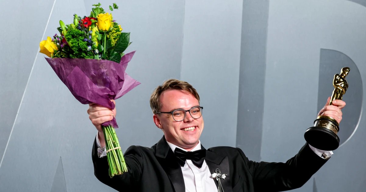 Oscar for ‘Mr Nobody Against Putin’ lost after TSA considered it a possible weapon
