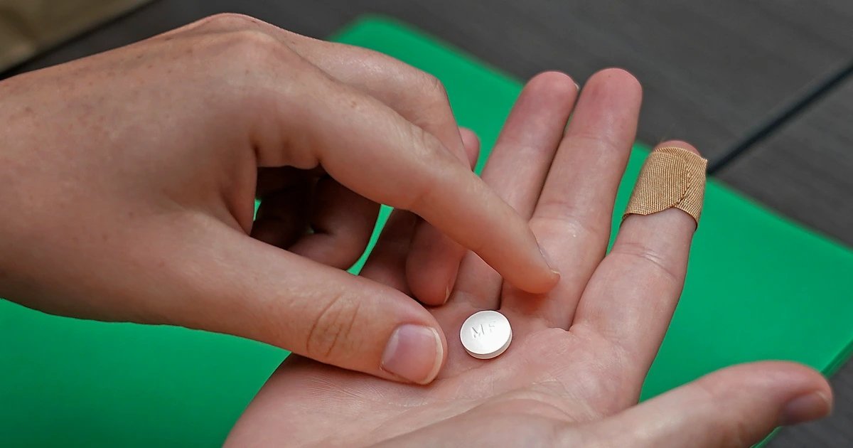 Appeals court reinstates requirement that abortion pills be dispensed in person