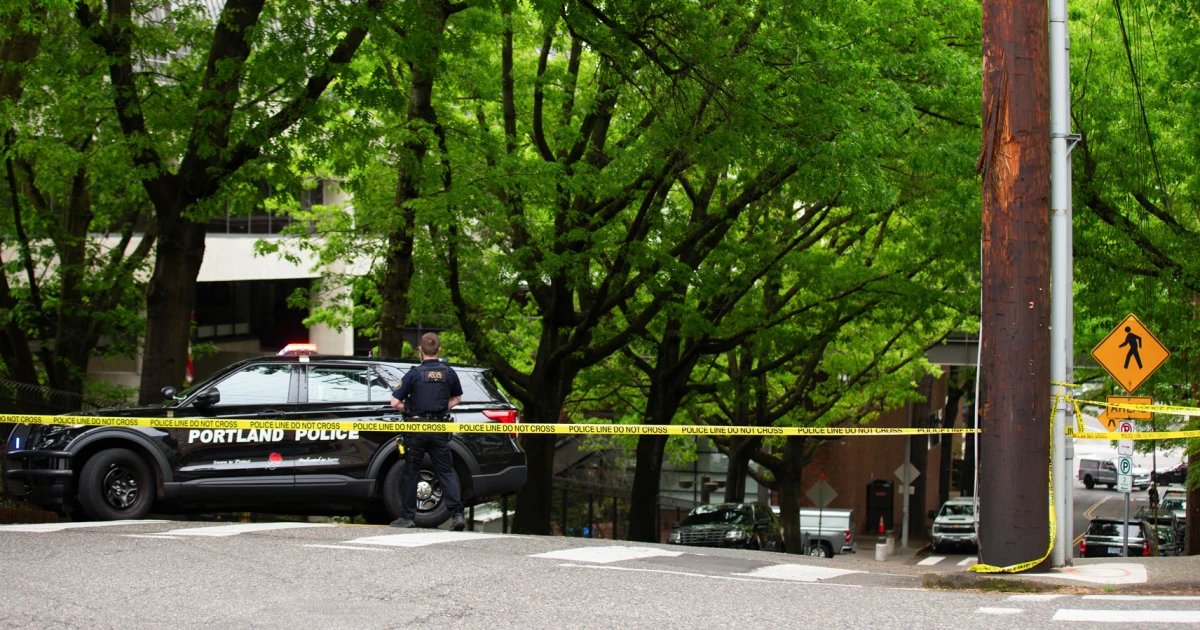 Man drives car full of explosives into building of Oregon athletic club