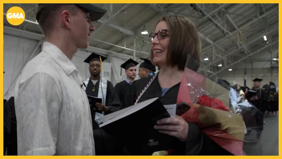WATCH:  Watch the sweet moment an Army son surprises mom at her college graduation
