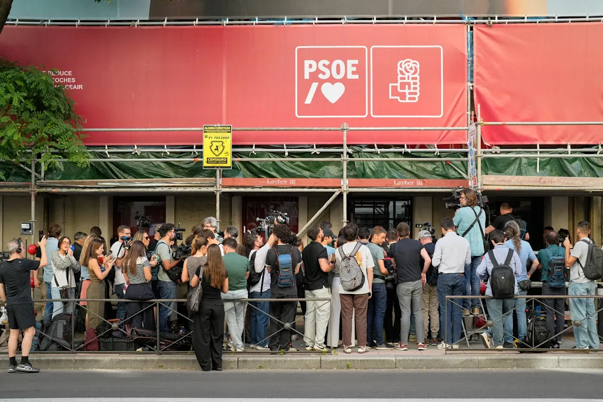 Spanish police search Socialist party’s headquarters in fresh blow to Prime Minister Sánchez