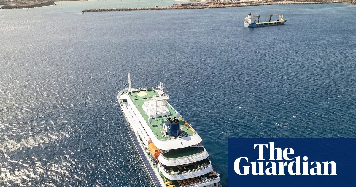 British crew member in need of urgent medical care amid suspected hantavirus outbreak on cruise ship | Water transport