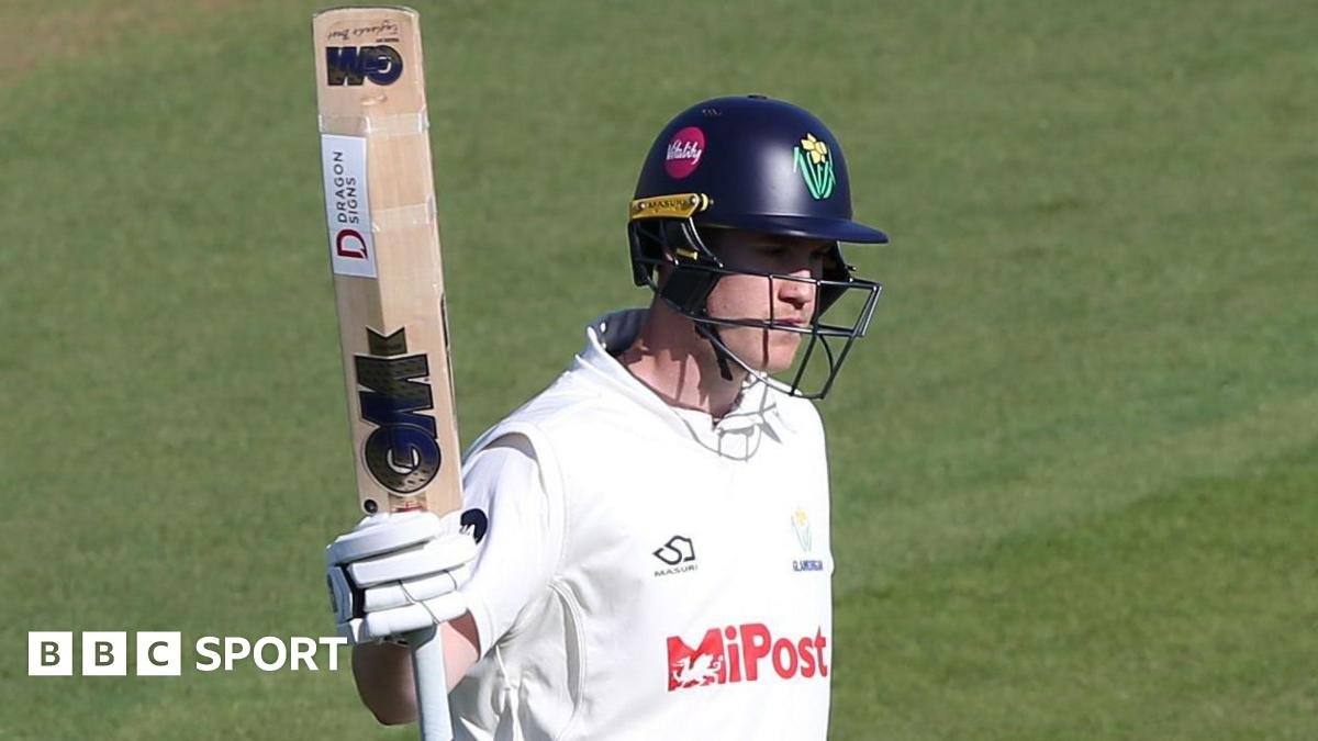 Kellaway ton puts Glamorgan in strong position at Warwickshire