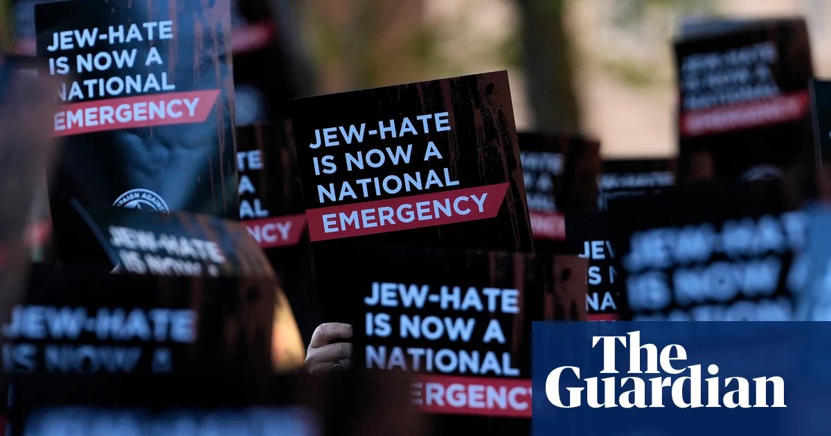 Downing Street rally asks ‘silent majority’ to fight antisemitism | UK news