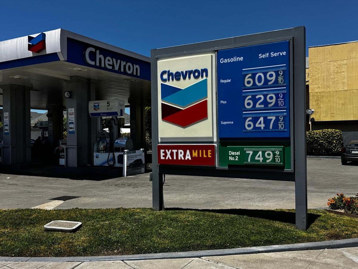 Newsom’s office warns Californians to avoid Chevron this holiday weekend, citing high gas prices