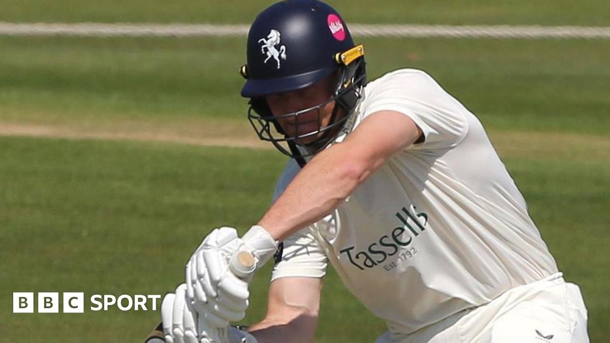 County Championship: Derbyshire set 384 to win by Kent