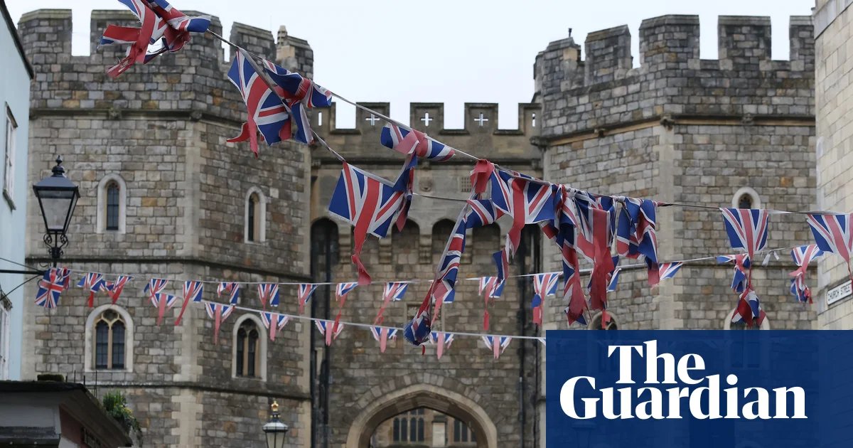 Met police officers accused of sleeping while on duty protecting royal family | Metropolitan police