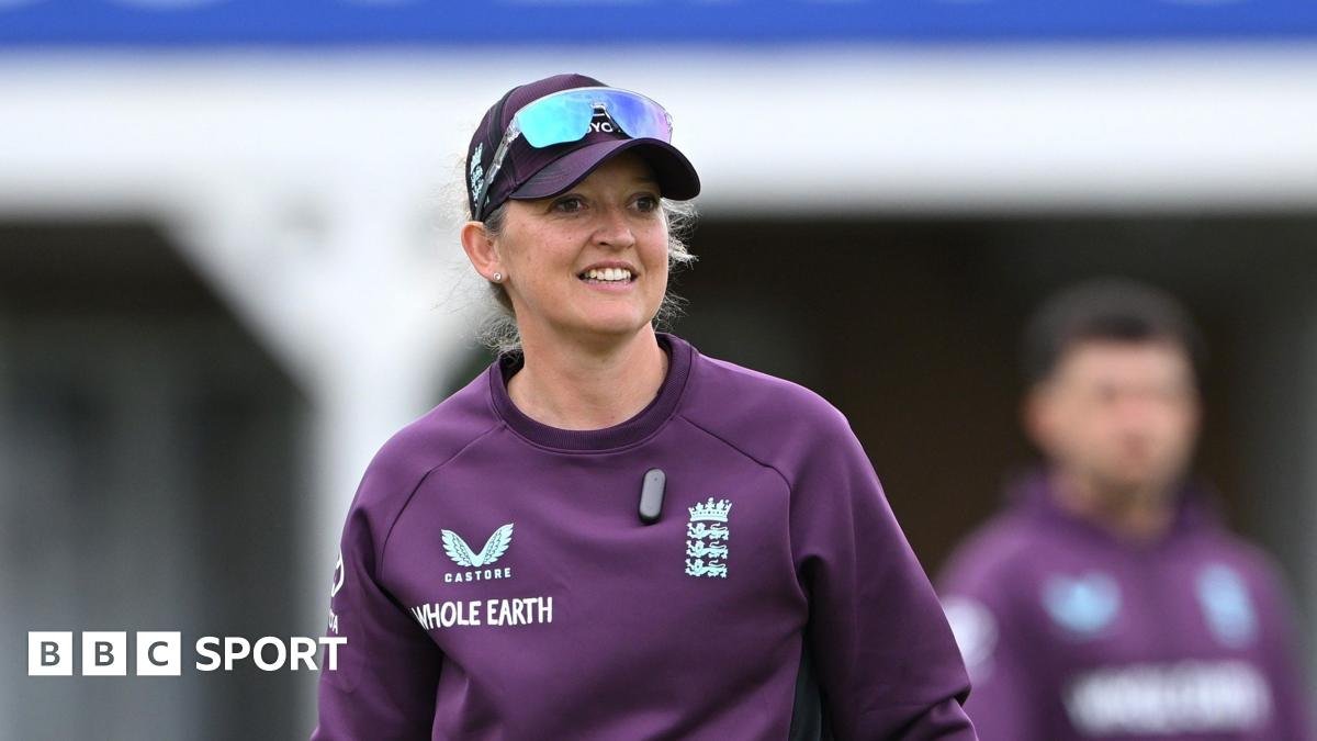 Sarah Taylor: Former wicketkeeper named England fielding coach in landmark appointment