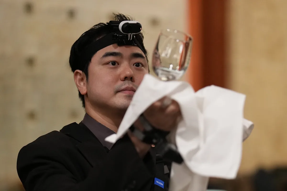 A South Korean startup captures workers’ techniques to develop AI brains for robots