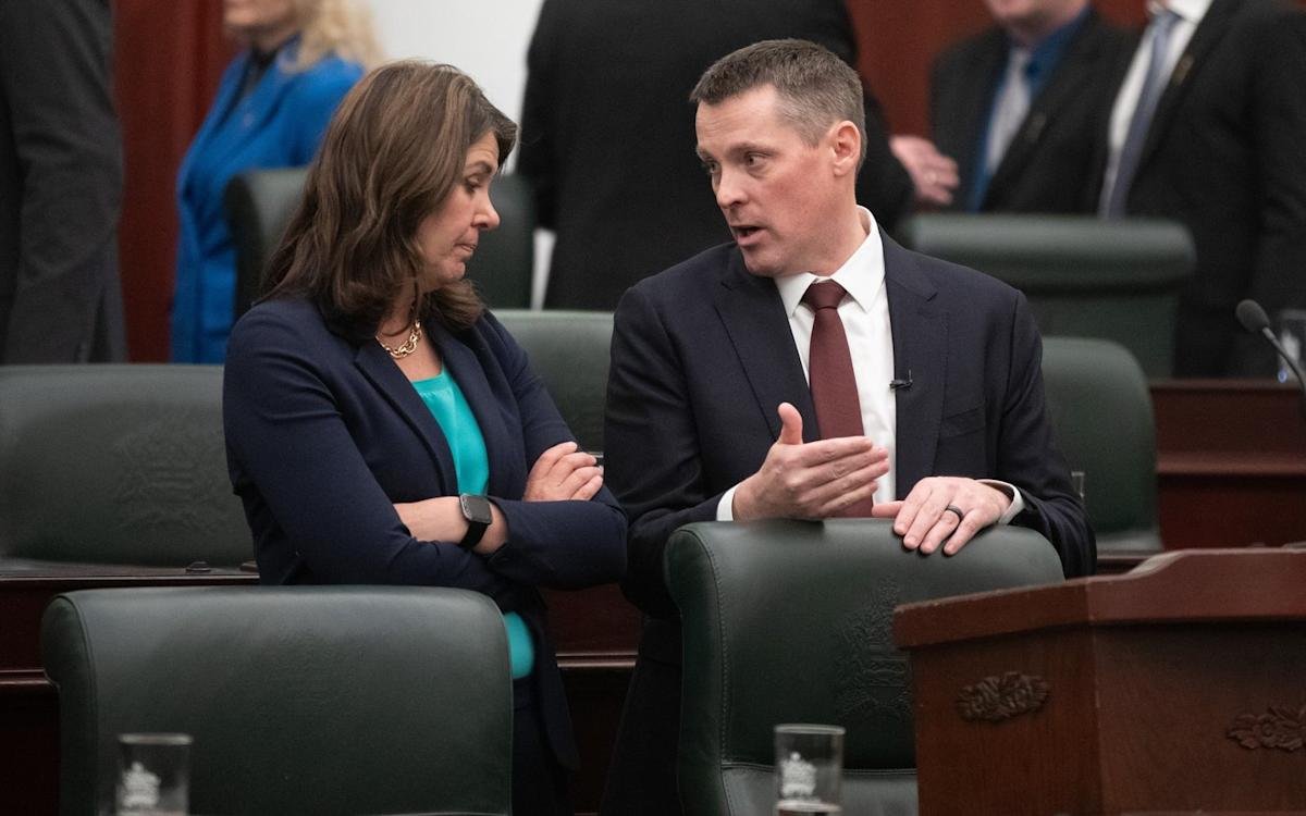 Alberta’s finance, hospital ministers stepping down, won’t seek re-election