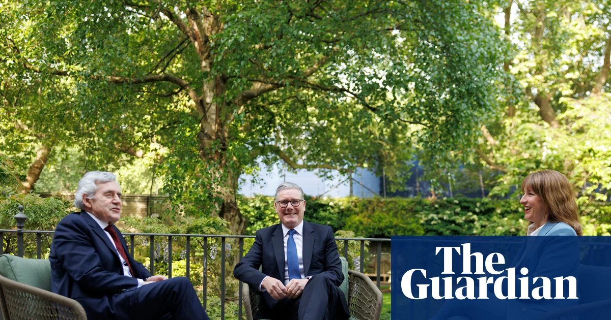 Starmer brings in Gordon Brown and Harriet Harman to ease pressure on him to resign | Local elections 2026