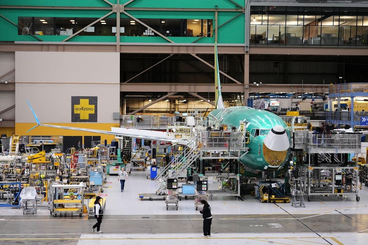 Trump says China agreed to buy 200 Boeing planes and signaled interest in as many as 750