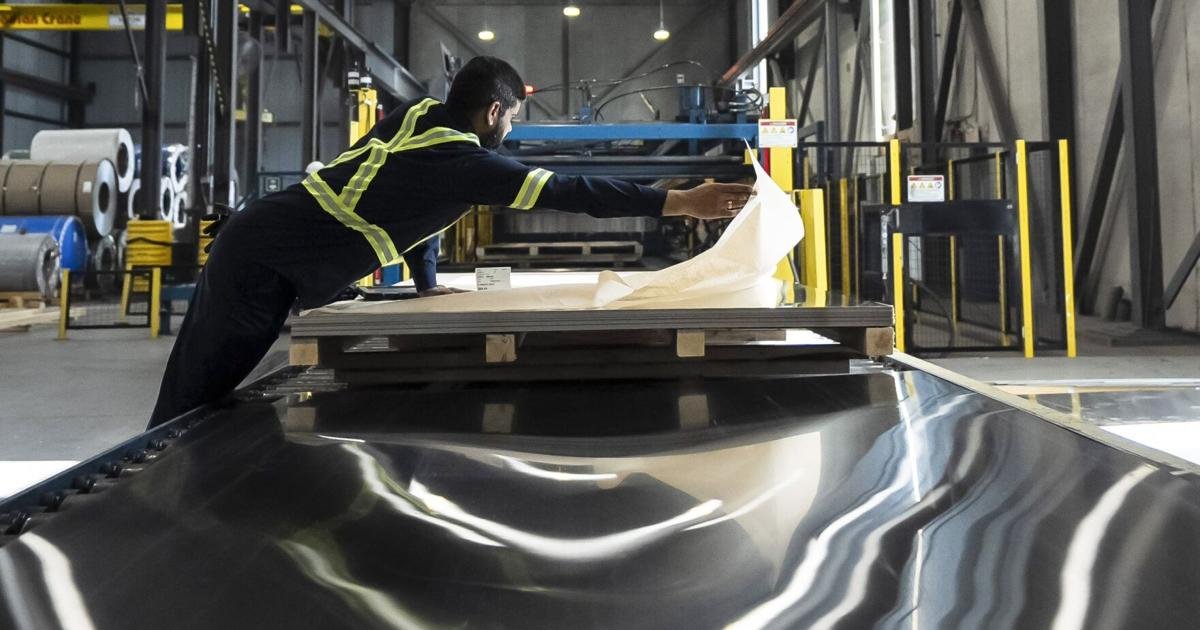 Carney government providing an additional $1.5B to steel, aluminum and copper sectors in face of Trump tariffs