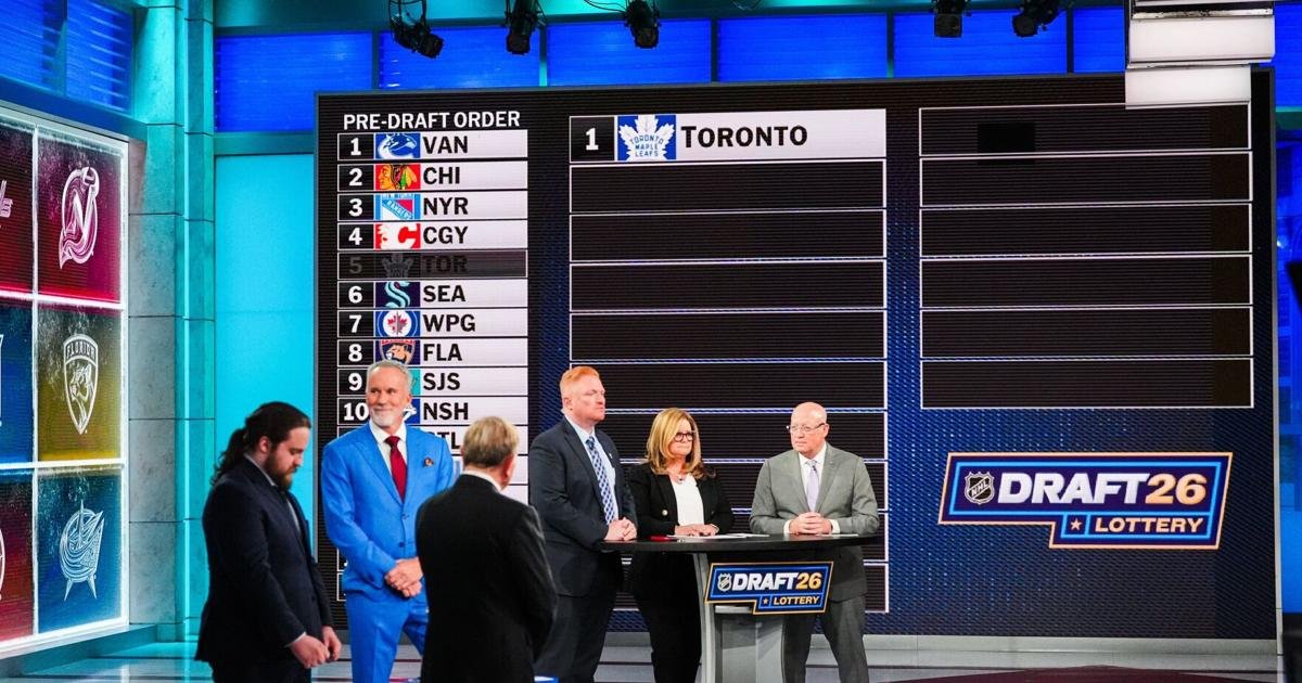 Maple Leafs win NHL draft lottery, will pick first overall in June draft