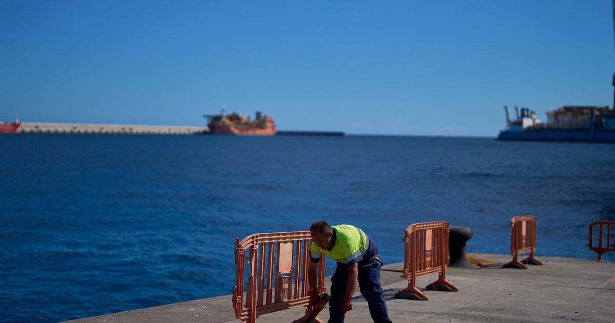 Remaining Canadians on cruise ship at the centre of hantavirus outbreak to disembark