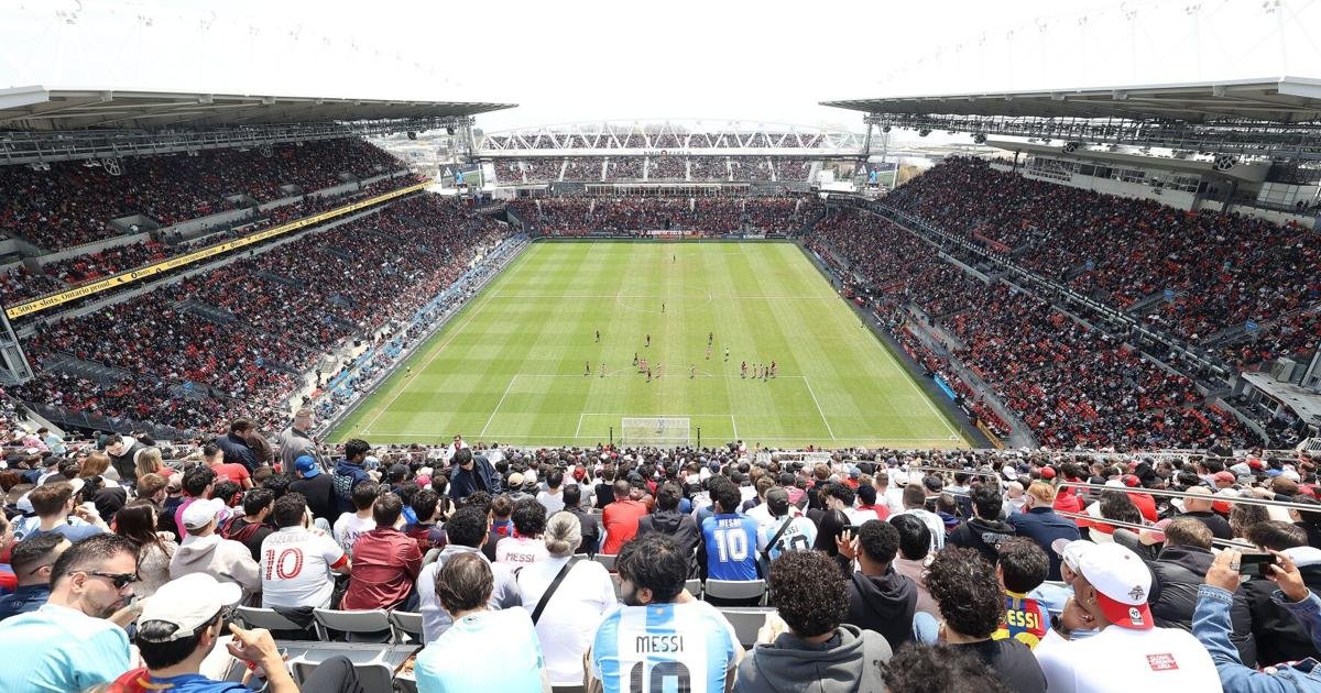 Fans pack revamped BMO Field for FIFA World Cup practice run